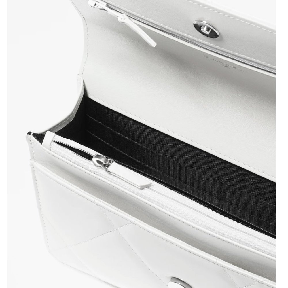 CHANEL 19 WALLET ON CHAIN in white and black - Picture 3 of 11